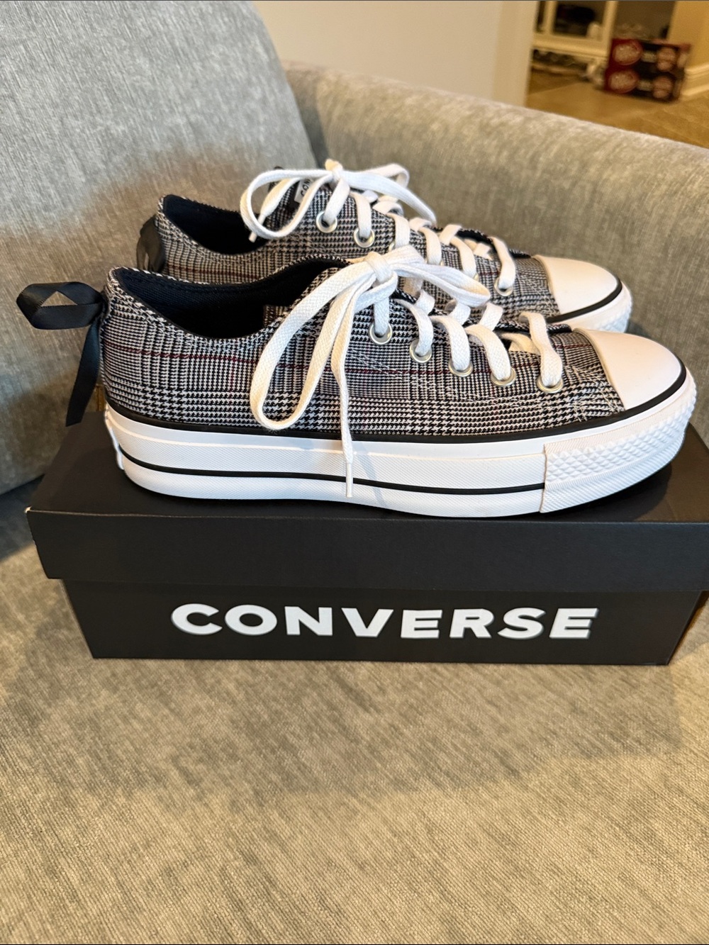 Converse platform special edition sneakers size 8- brand new never worn!!